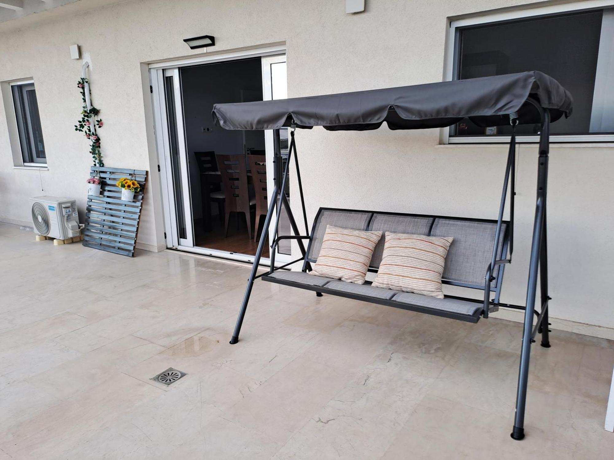 Quiet House-athens Center 100 Meters Balcony On The Floor Apartment Athens